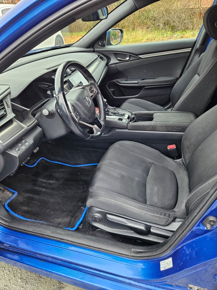 Honda Civic 1,0 VTEC Turbo Elegance CVT 5d