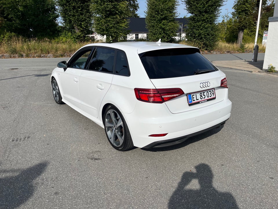 Audi A3 1,4 e-tron S-line Sportback S-tr. 5d
