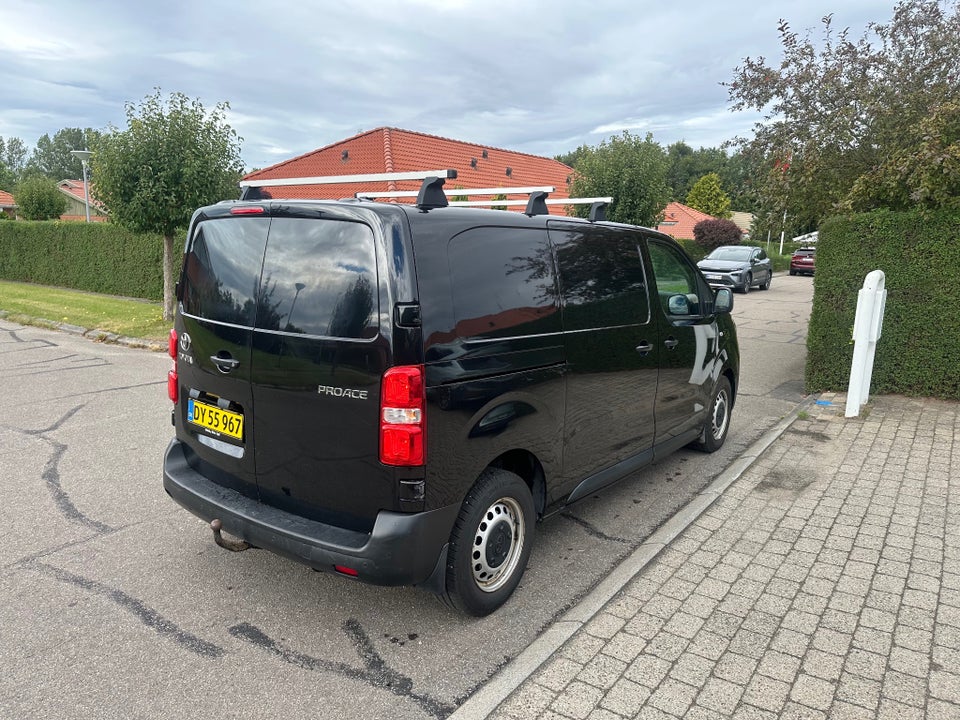 Toyota ProAce 2,0 D 120 Medium Comfort 5d