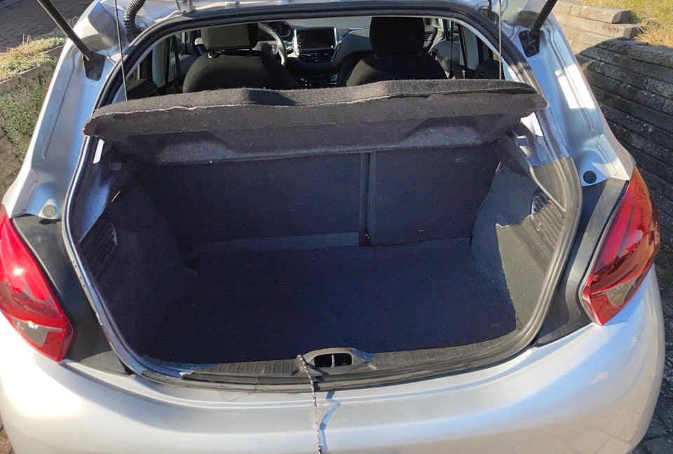 Peugeot 208 1,2 VTi 82 Envy+ 5d