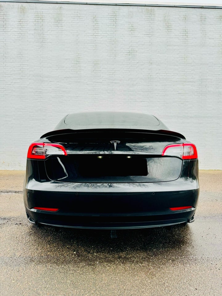 Tesla Model 3 Standard Range+ RWD 4d