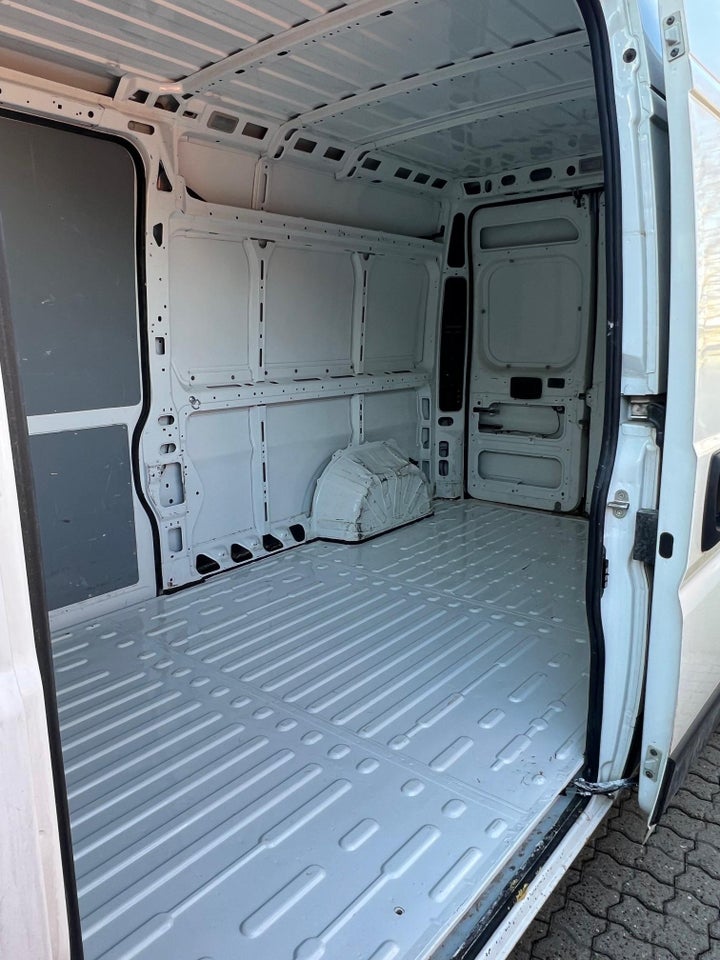 Peugeot Boxer 335 2,2 BlueHDi 140 L3H2 Premium