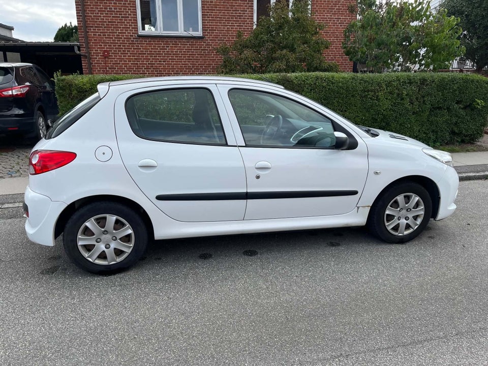 Peugeot 206+ 1,4 Comfort 5d