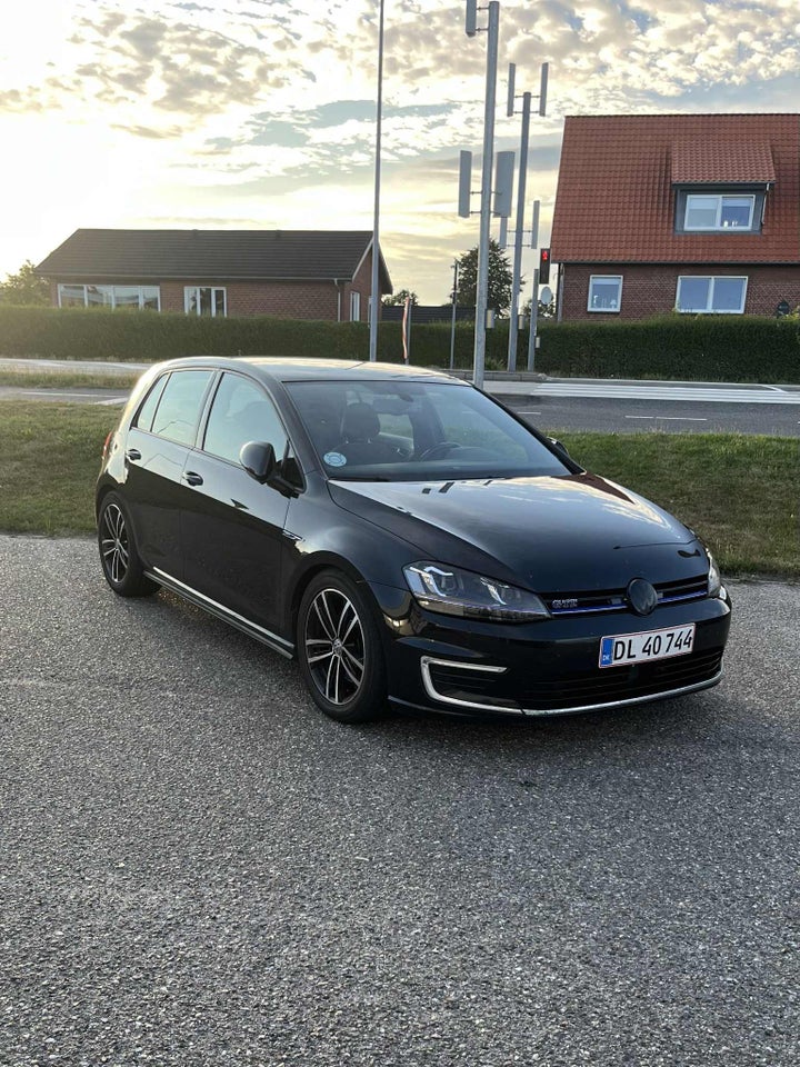 VW Golf VII 1,4 GTE DSG 5d