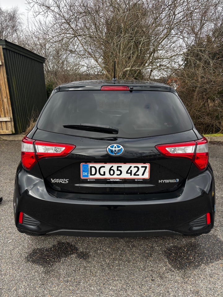 Toyota Yaris 1,5 Hybrid H1 e-CVT 5d