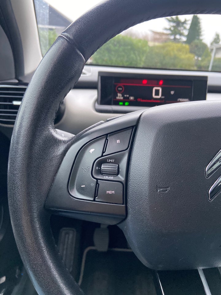 Citroën C4 Cactus 1,6 BlueHDi 100 SkyLine 5d