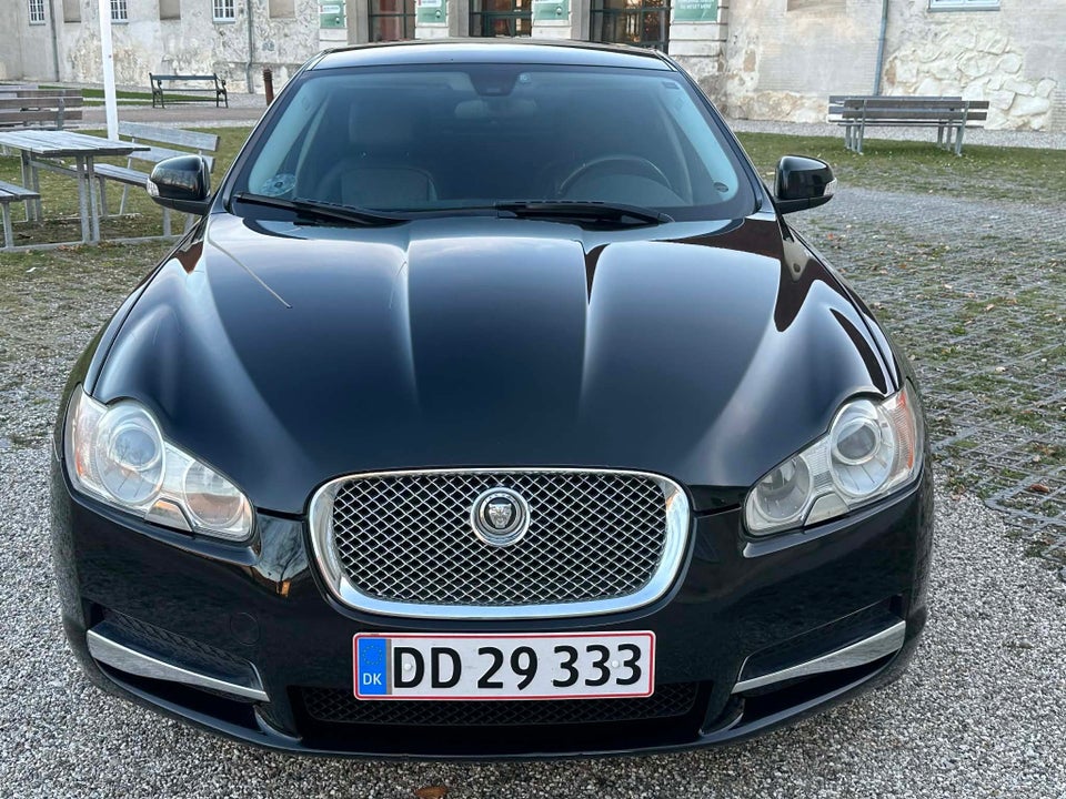 Jaguar XF 2,7 D V6 Luxury aut. 4d