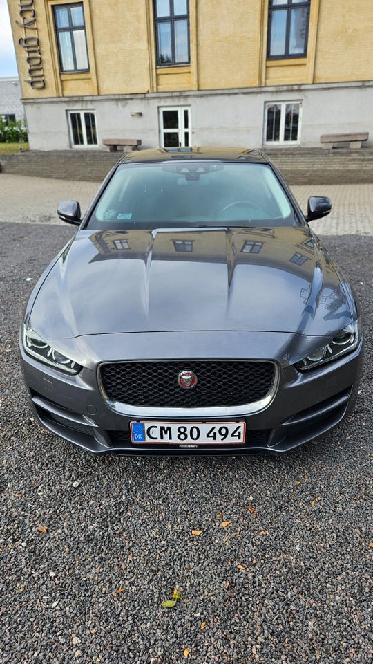 Jaguar XE 2,0 D163 Pure 4d