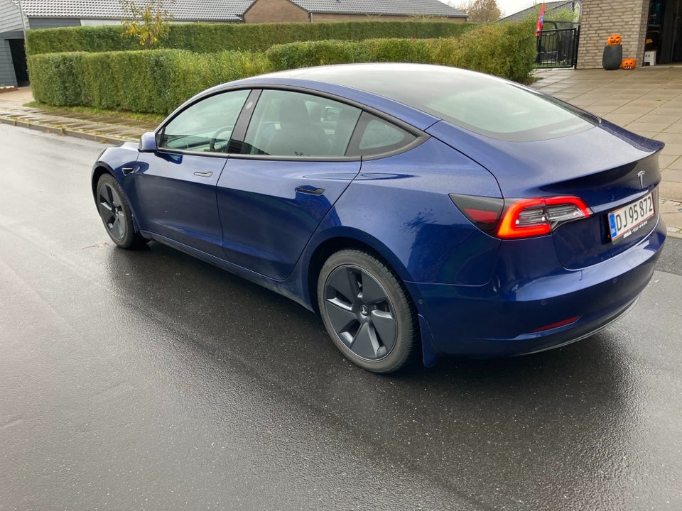 Tesla Model 3 Standard Range+ RWD 4d