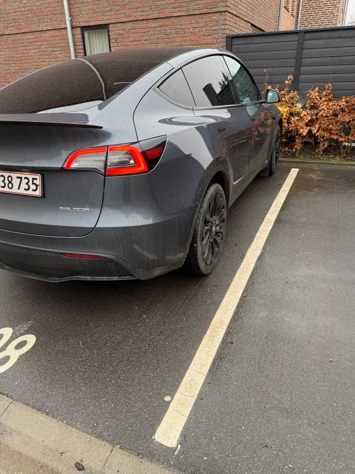 Tesla Model Y Long Range AWD 5d