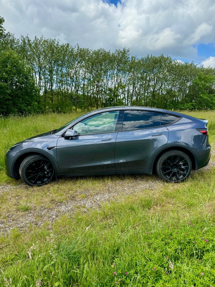 Tesla Model Y Long Range AWD 5d