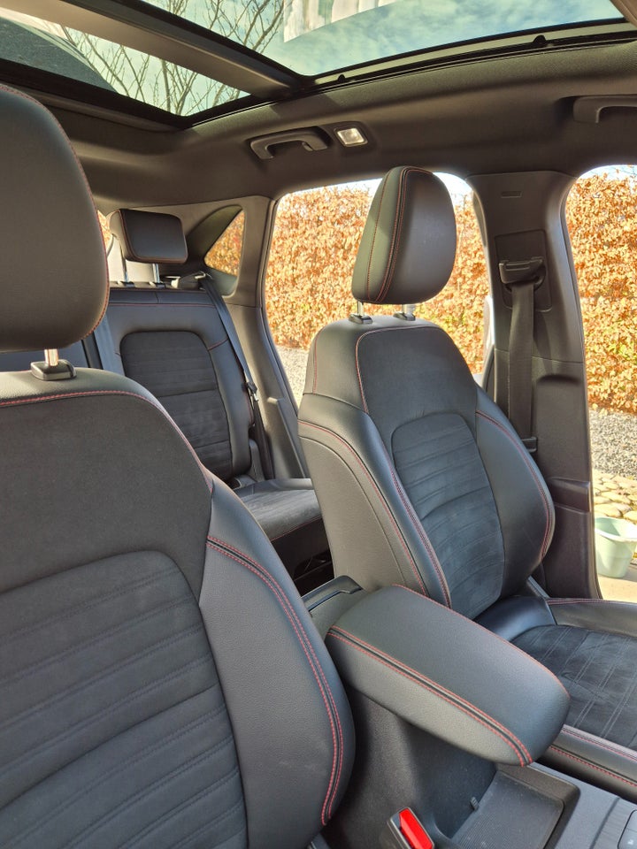 Ford Kuga 2,5 PHEV ST-Line CVT 5d