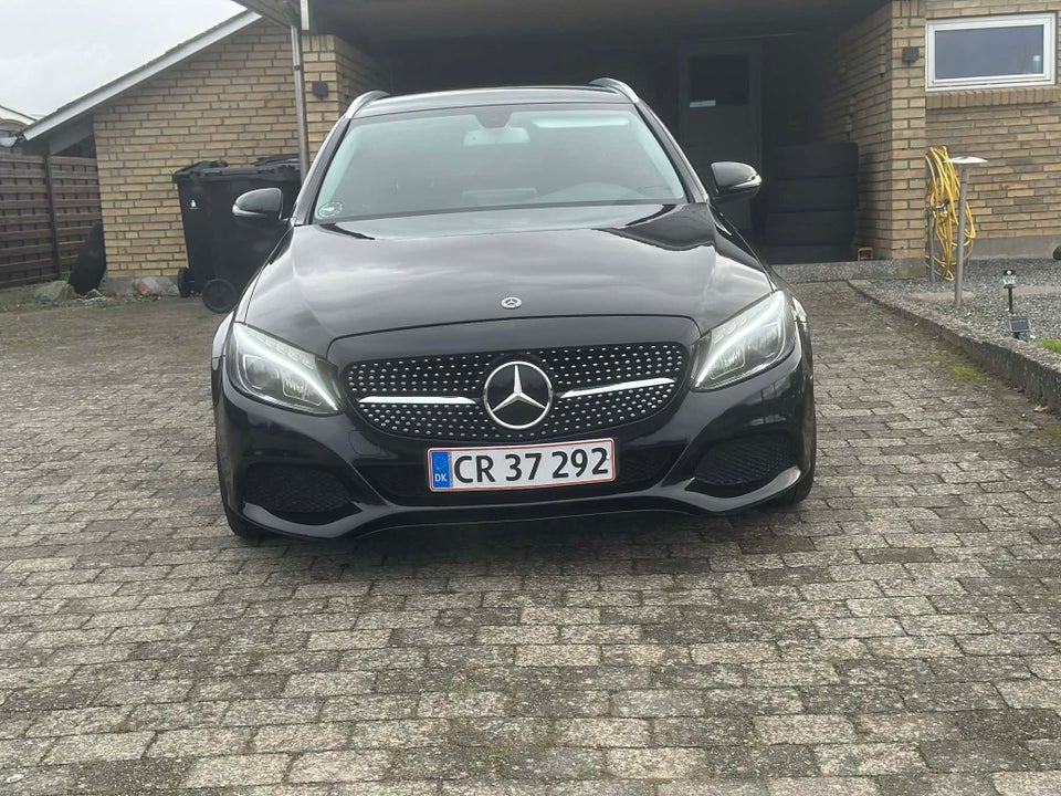 Mercedes C220 d 2,2 AMG Line stc. aut. 5d