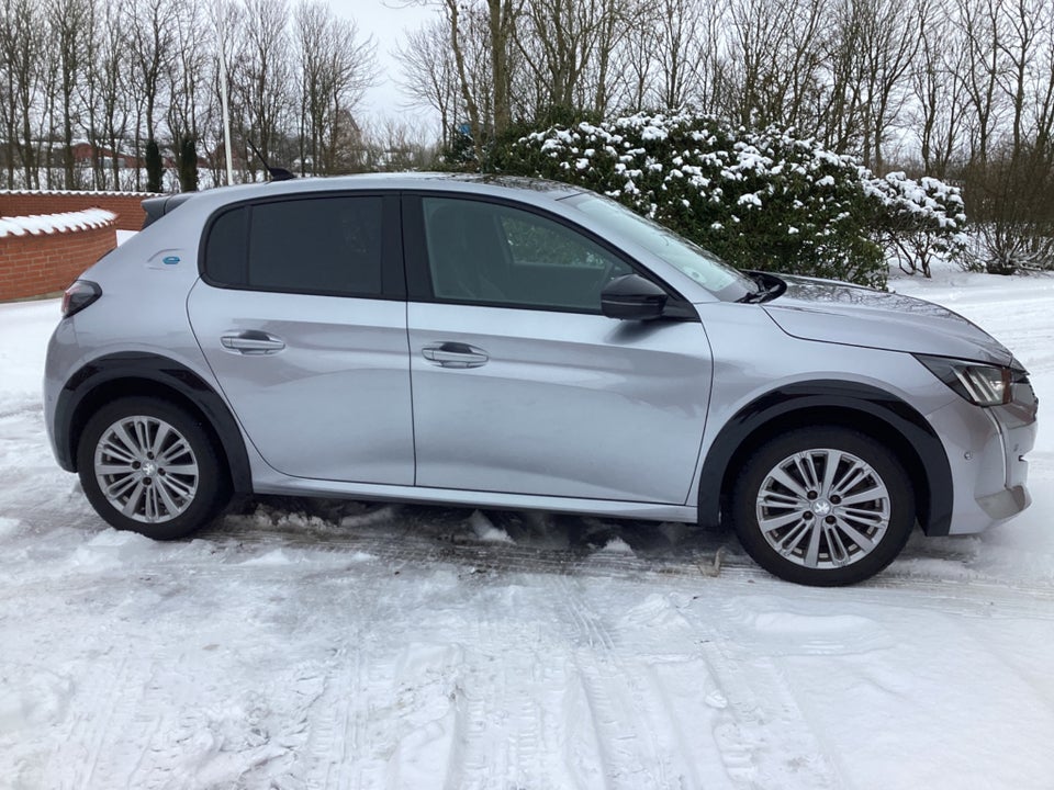 Peugeot e-208 50 GT 5d