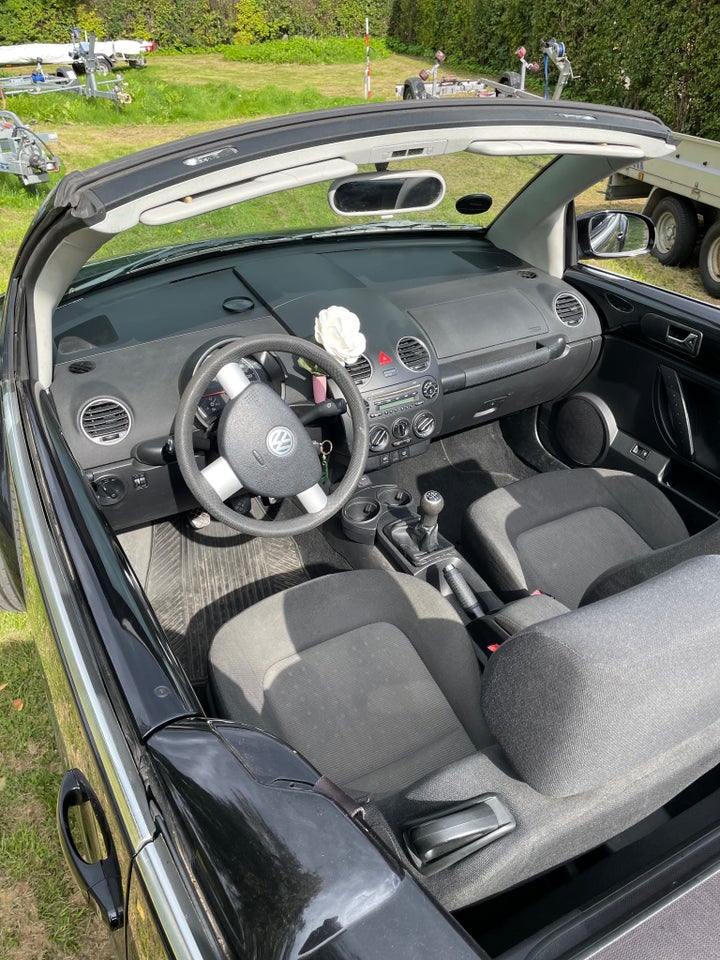 VW New Beetle 1,6 Trendline Cabriolet 2d