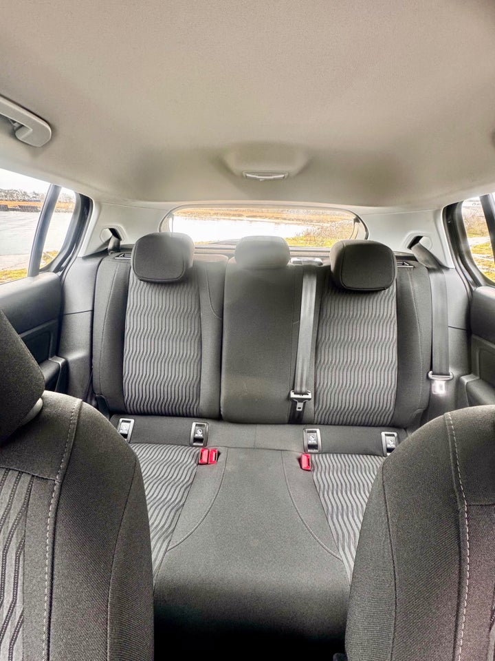 Peugeot 308 1,2 e-THP 110 Active 5d