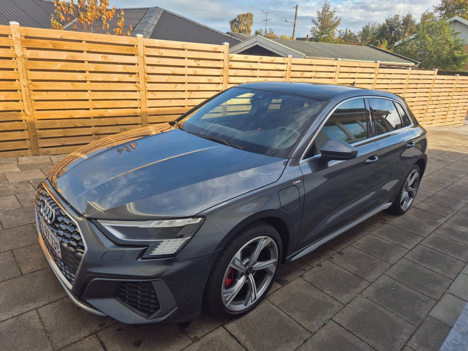 Audi A3 40 TFSi e Sportback S-tr. 5d