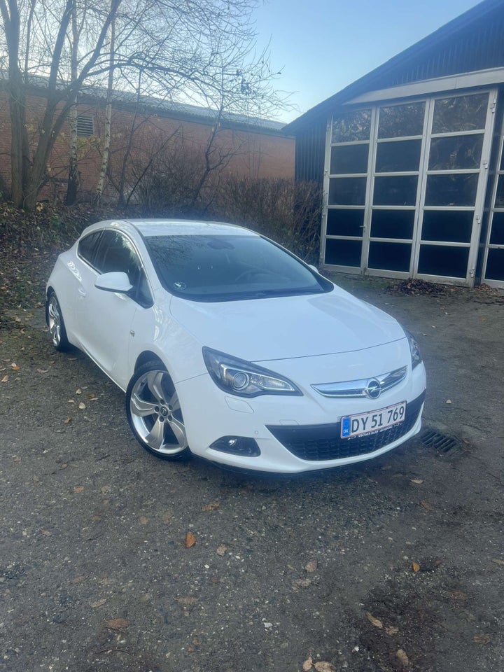 Opel Astra 1,6 T 180 Sport GTC 3d