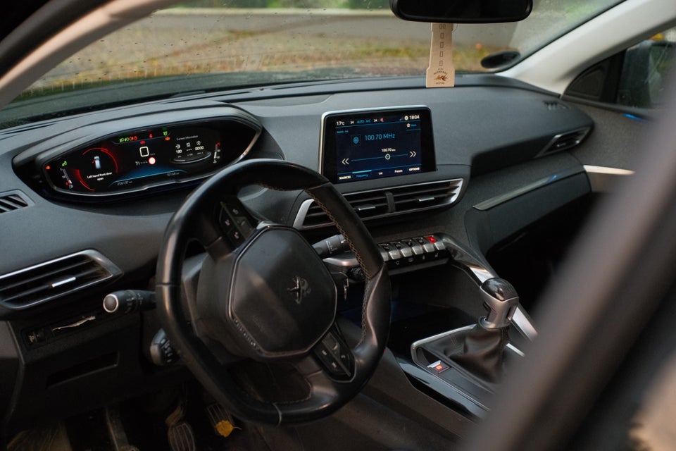 Peugeot 3008 1,6 BlueHDi 120 Allure 5d