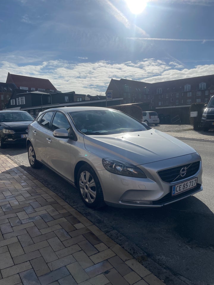 Volvo V40 2,0 D3 150 Kinetic 5d
