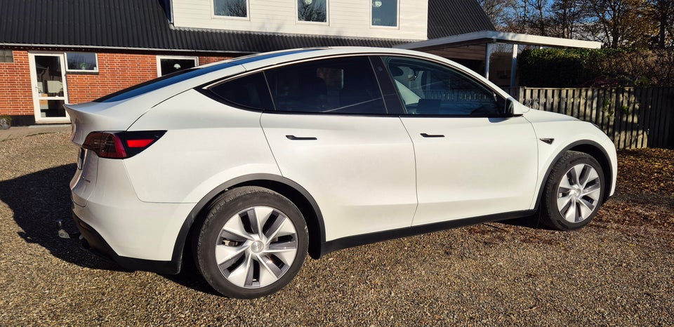 Tesla Model Y Long Range AWD 5d