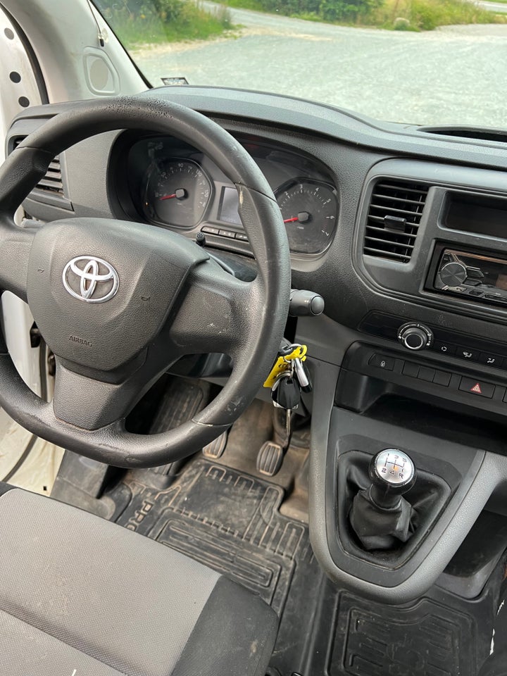 Toyota ProAce 1,6 D 95 Medium Base 5d