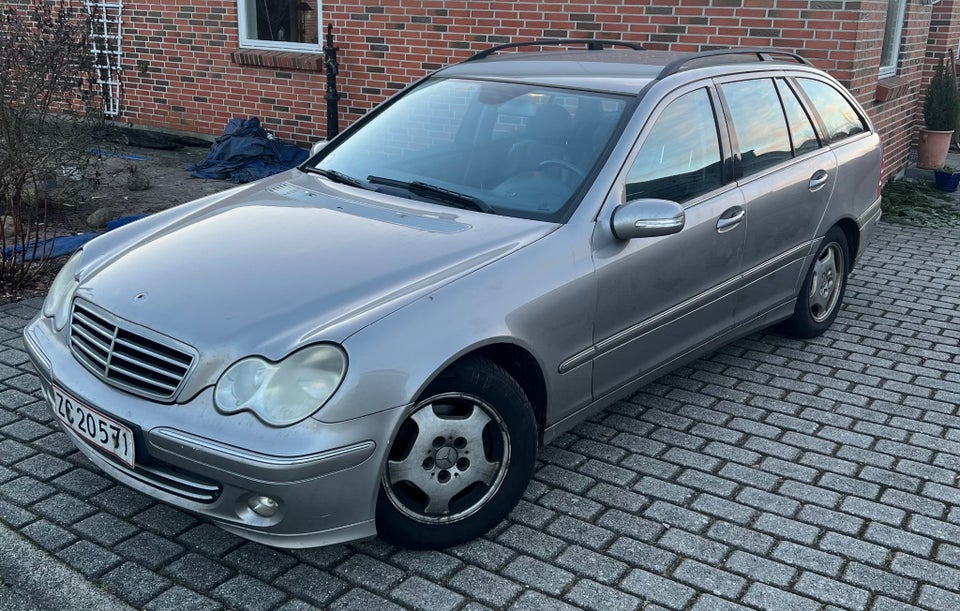 Mercedes C220 2,2 CDi Avantgarde stc. aut. 5d