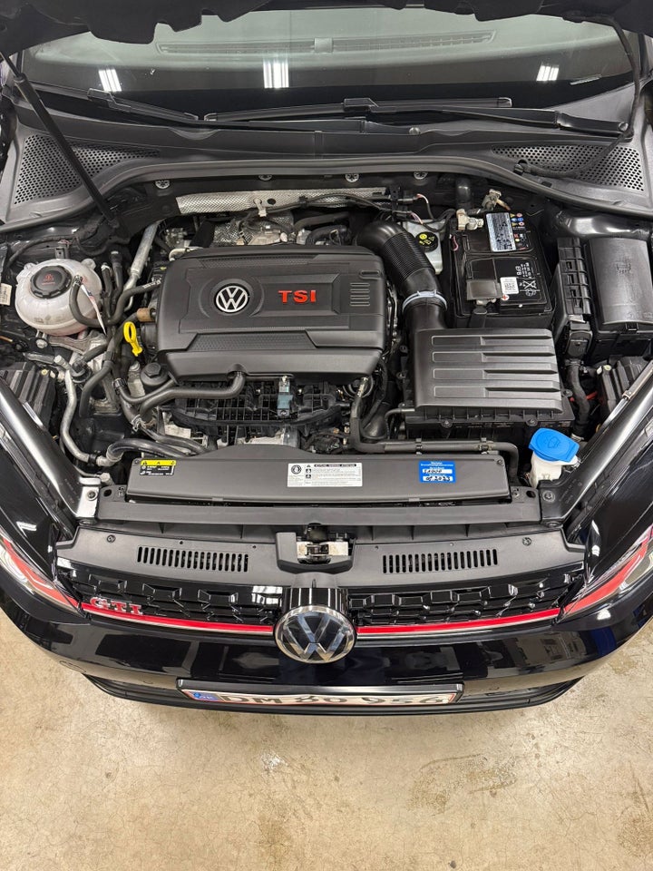 VW Golf VII 2,0 GTi Performance DSG 5d