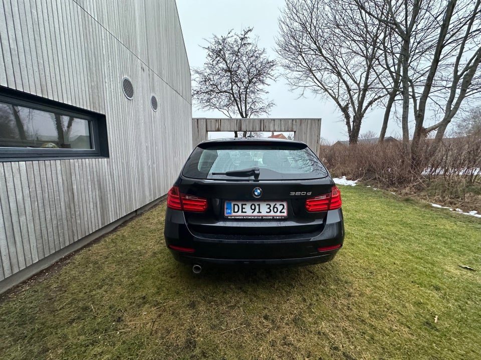 BMW 320d 2,0 Touring aut. 5d