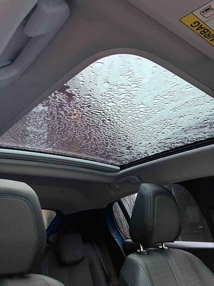 Peugeot 208 1,5 BlueHDi 100 Allure Sky 5d