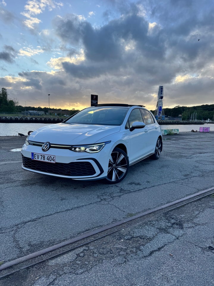 VW Golf VIII 1,4 GTE DSG 5d