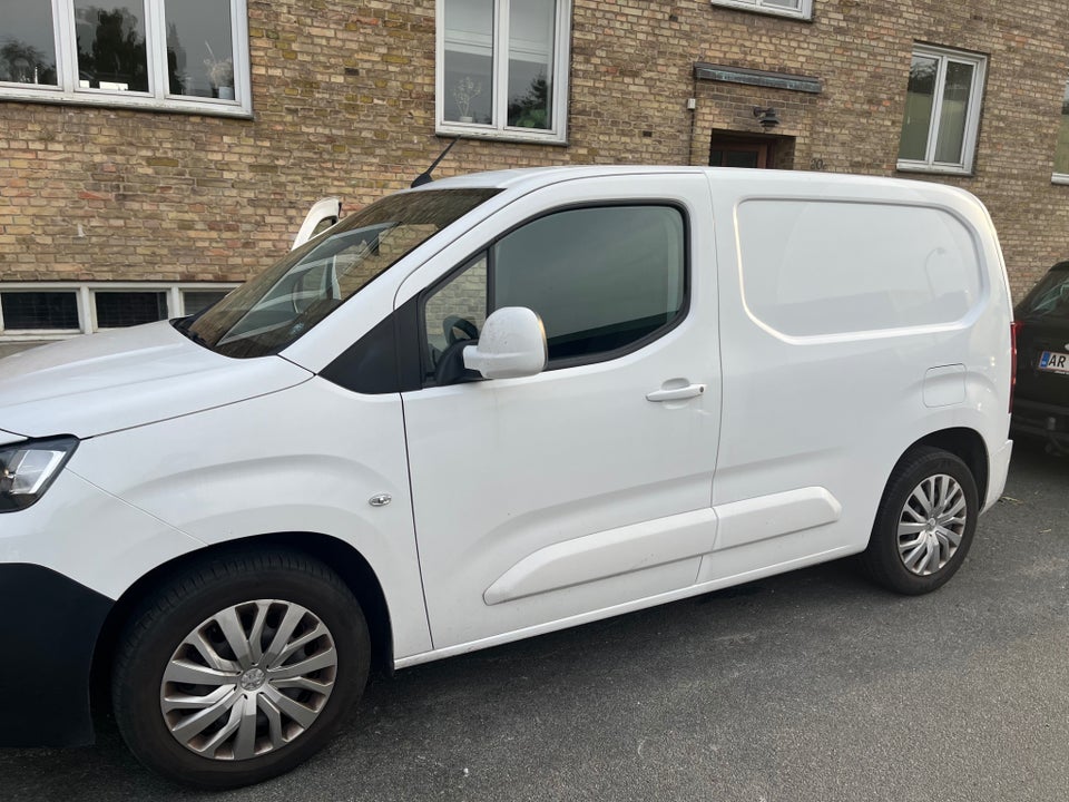 Peugeot Partner 1,5 BlueHDi 100 L1V1 Ultimate Van