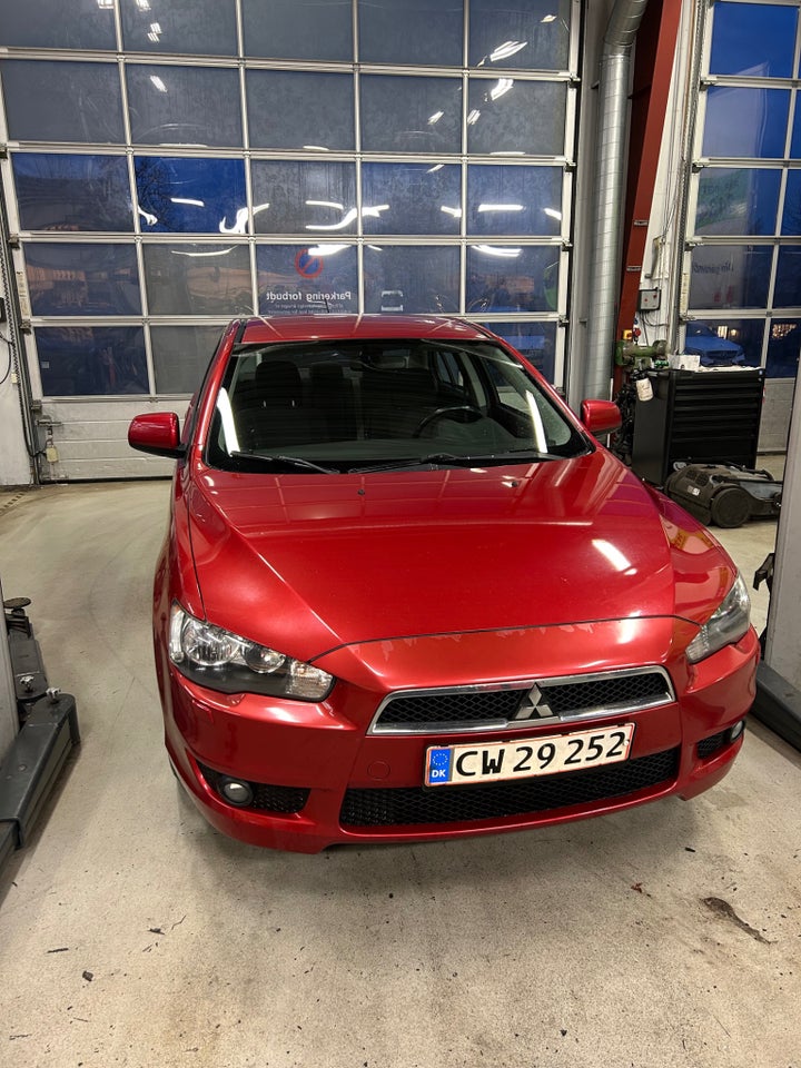 Mitsubishi Lancer 1,8 Invite SportSedan 4d