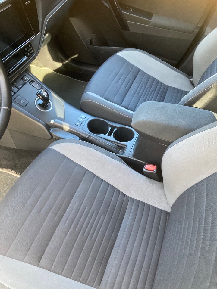 Toyota Auris 1,8 Hybrid H2 Touring Sports CVT 5d