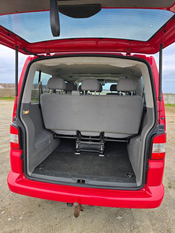 VW Transporter 2,5 TDi 130 Comfortline 5d