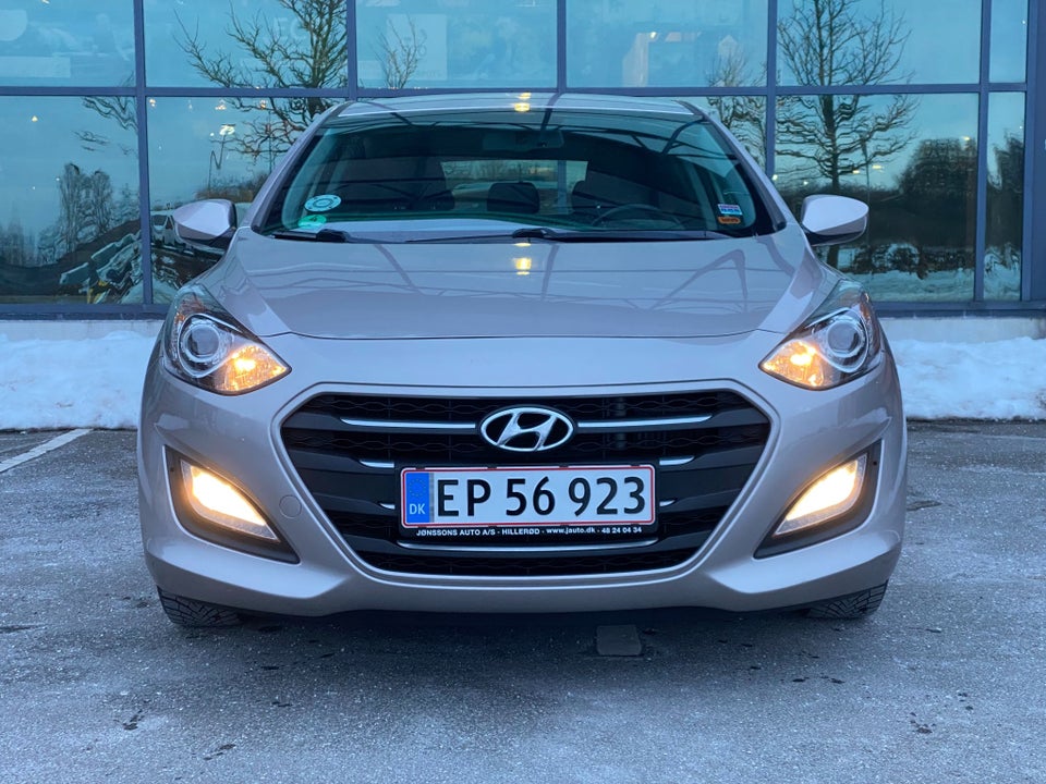 Hyundai i30 1,6 CRDi 110 Trend 5d