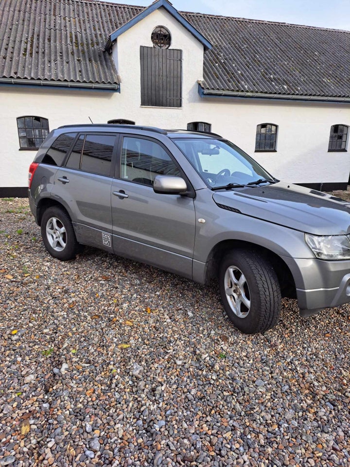 Suzuki Grand Vitara 2,0 GLX Van 5d