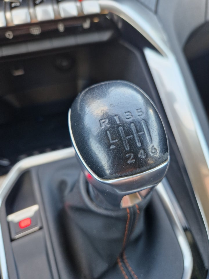 Peugeot 5008 1,2 PureTech 130 Allure 7prs 5d