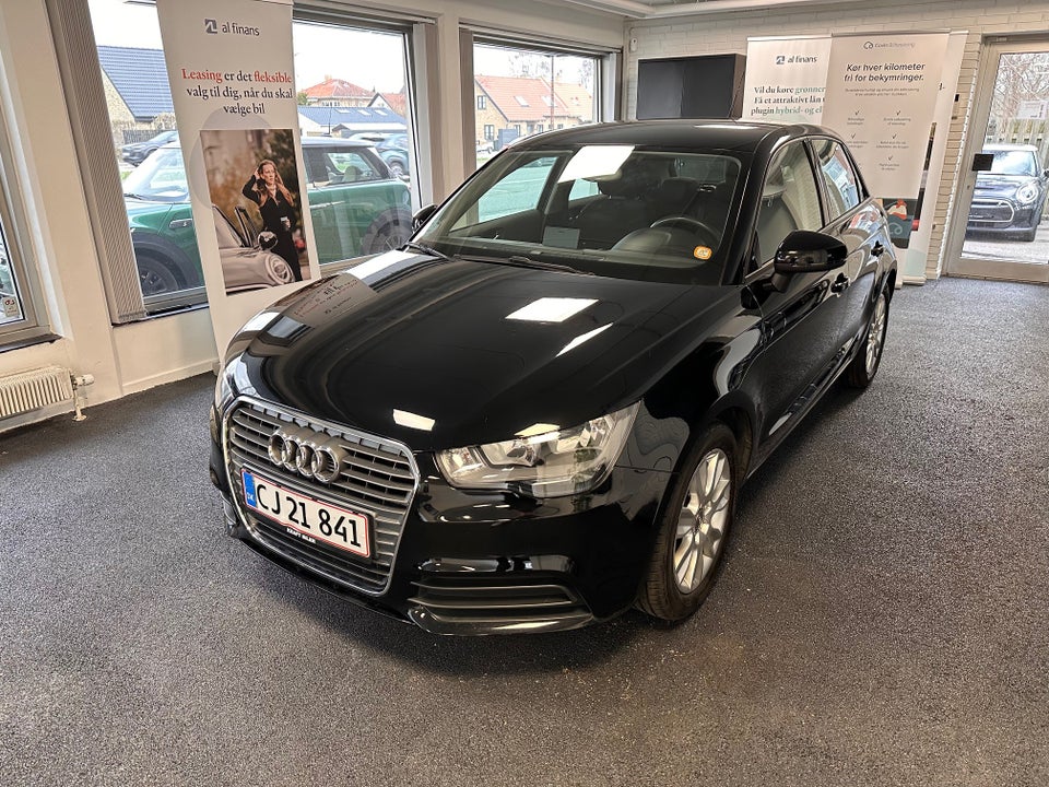 Audi A1 1,2 TFSi 86 Attraction Sportback 5d