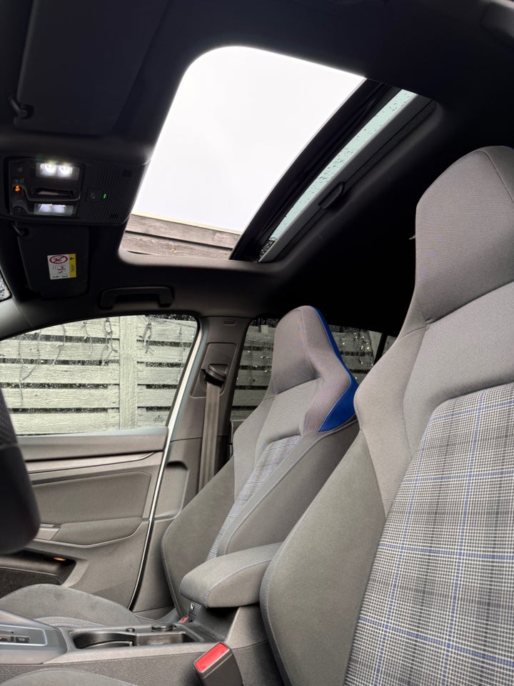 VW Golf VIII 1,4 GTE DSG 5d