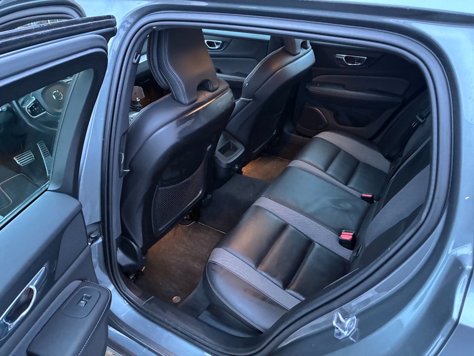 Volvo V60 2,0 T4 190 R-Design aut. 5d