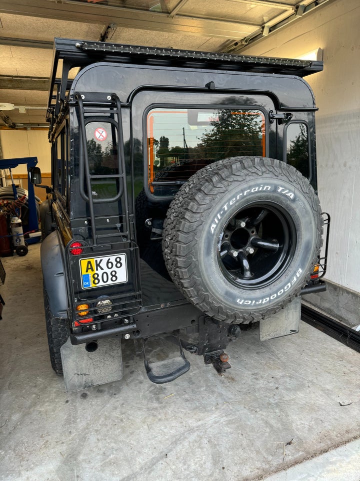 Land Rover Defender 110 2,4 Adventure Van 5d