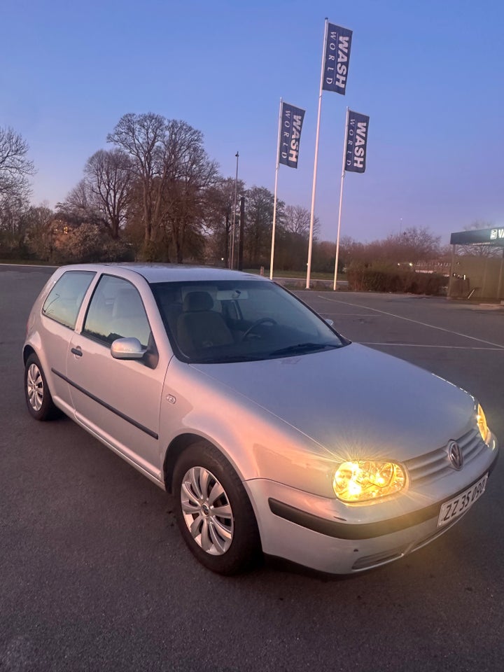 VW Golf IV 2,0 Highline aut. 3d