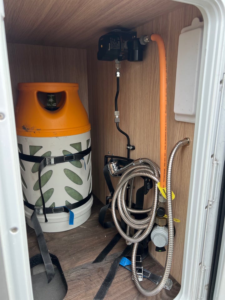 Sunlight T67 2,3 FTN2FE 4d