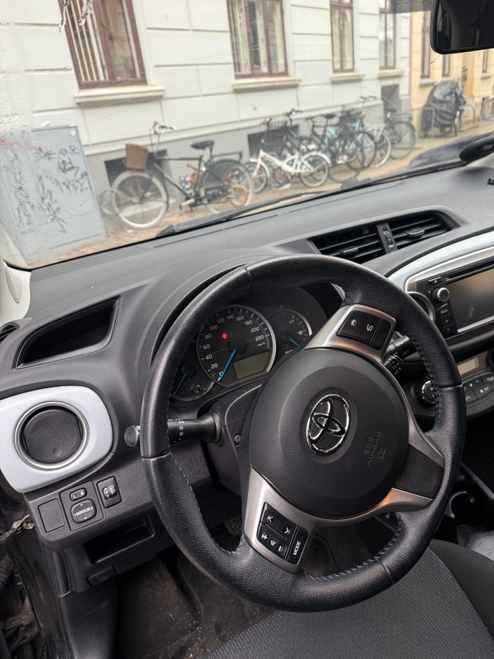 Toyota Yaris 1,5 Hybrid H2 Touch CVT 5d