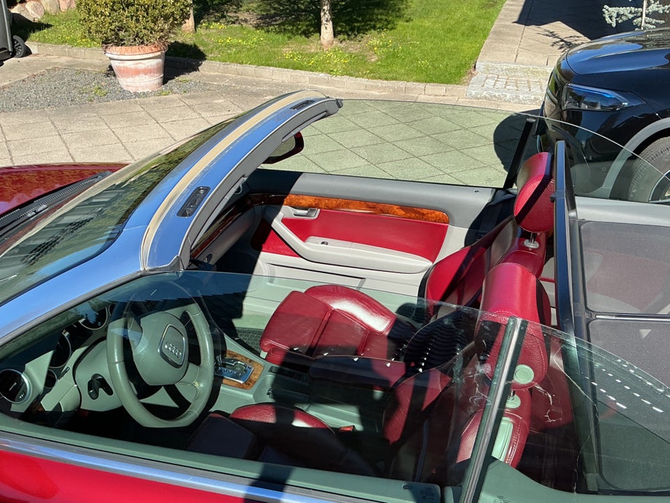 Audi A4 3,2 FSi Cabriolet Multitr. 2d