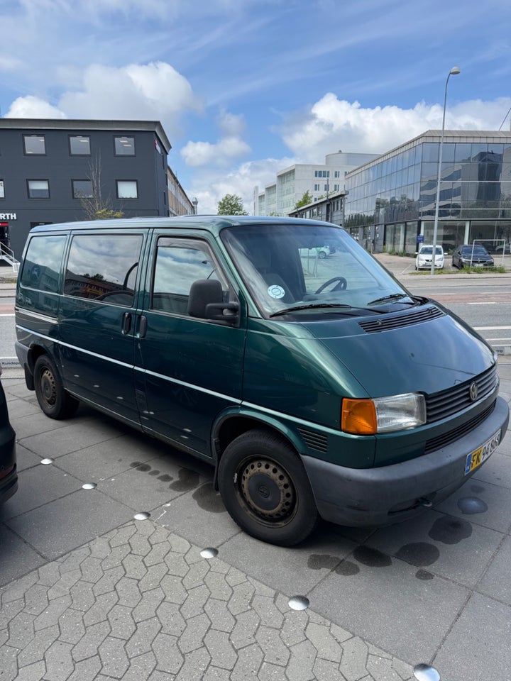 VW Transporter 2,5 Kassevogn 4d