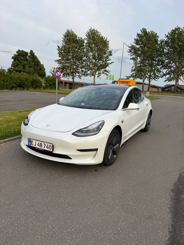 Tesla Model 3 Long Range AWD 4d