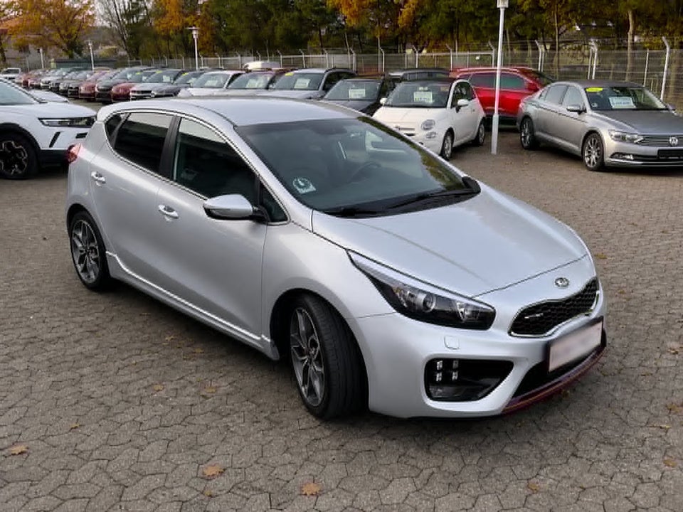 Kia Ceed 1,6 T-GDi GT Advance 5d
