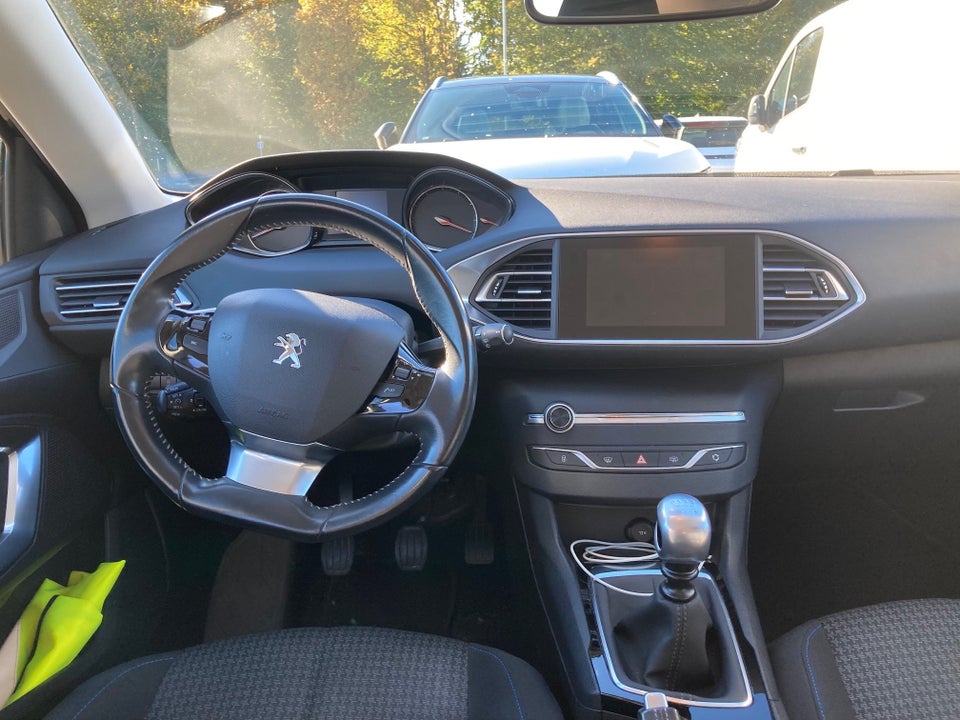 Peugeot 308 1,2 PureTech 130 Style 5d